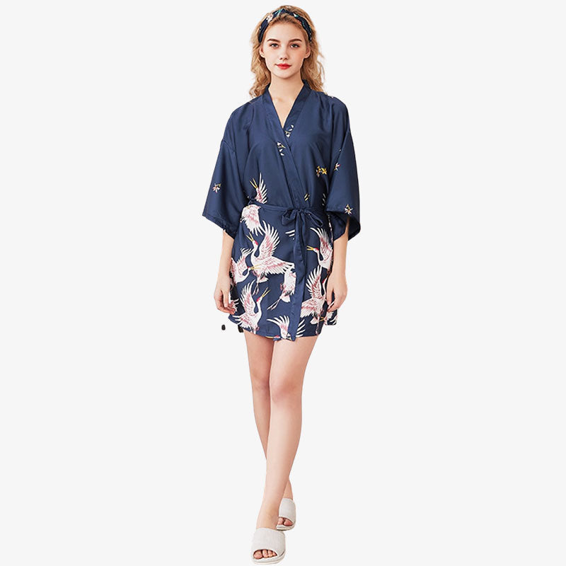 Nachtkimono für Damen mit 3/4-Ärmeln und Kranich-Muster im Detail