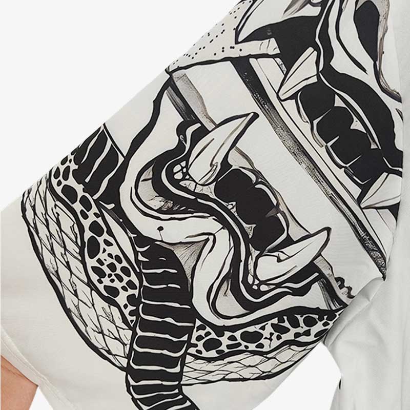 Hannya Haori mit markantem Maskendesign als Symbol für Eifersucht und weibliche Kraft