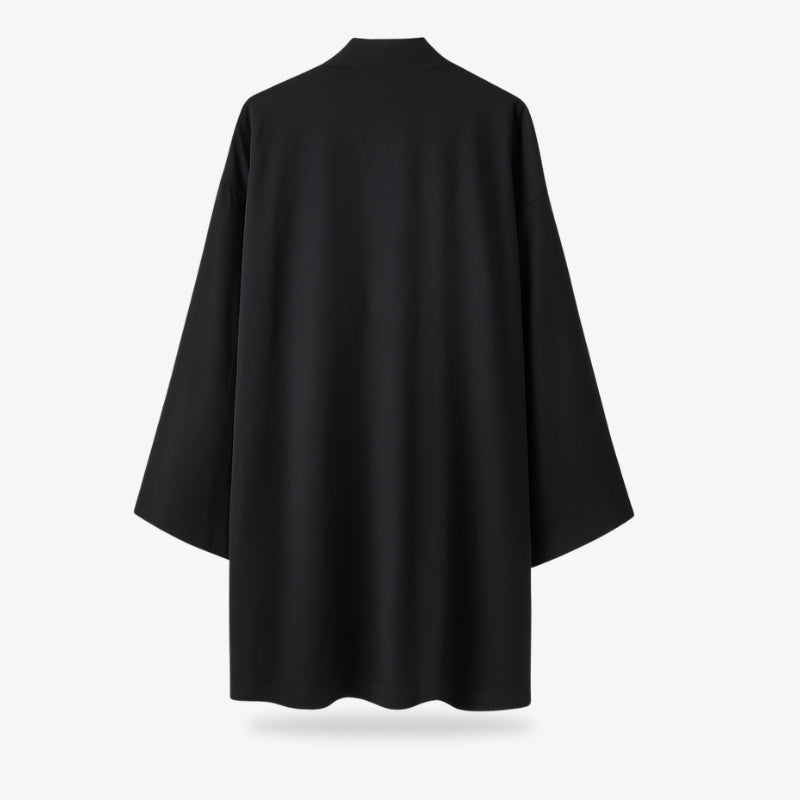 Rückenansicht der schwarzen Kimono-Jacke Damen auf weißem Hintergrund