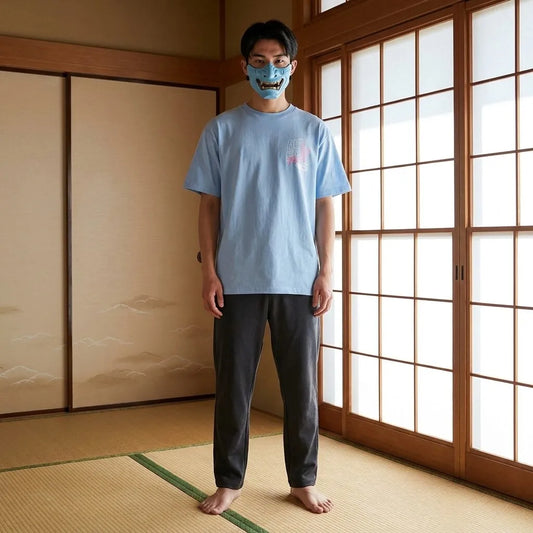 Manga T-Shirt Vorderansicht mit Anime-Print und japanischer Typografie