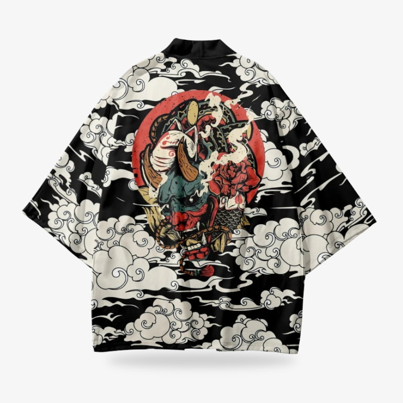 Schwarze Haori Jacke und Wolkenmuster auf weißem Hintergrund
