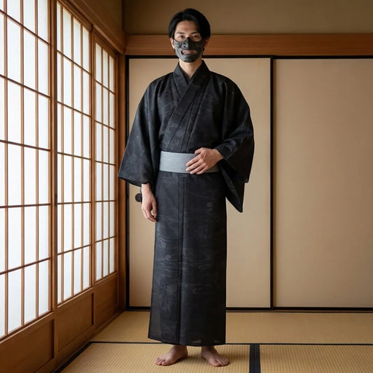Dunkler Bambus Kimono Herren mit weiten Ärmeln von vorne