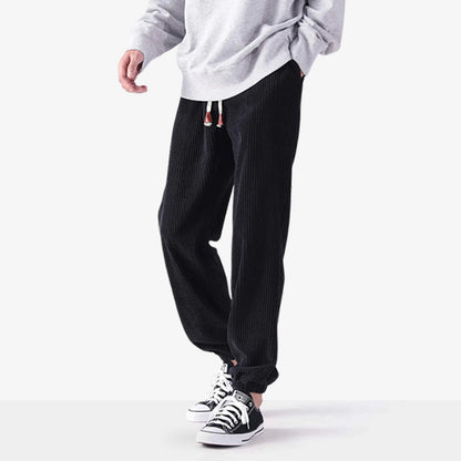 Schwarze Biraki Cordhose mit lockerer Passform im japanischen Stil