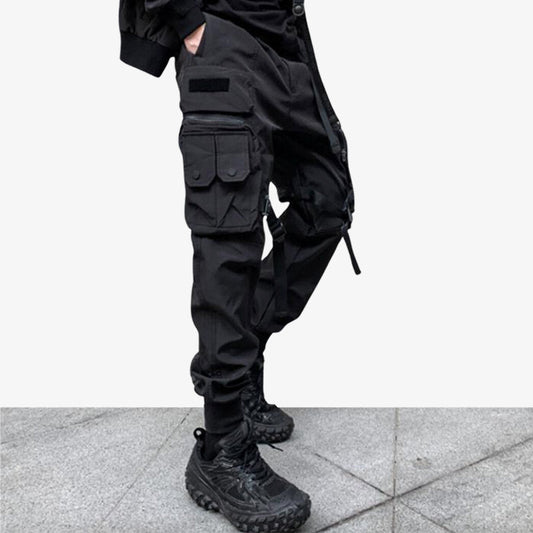 Schwarze Cargo Hose im Techwear Stil für Herren Streetwear Look