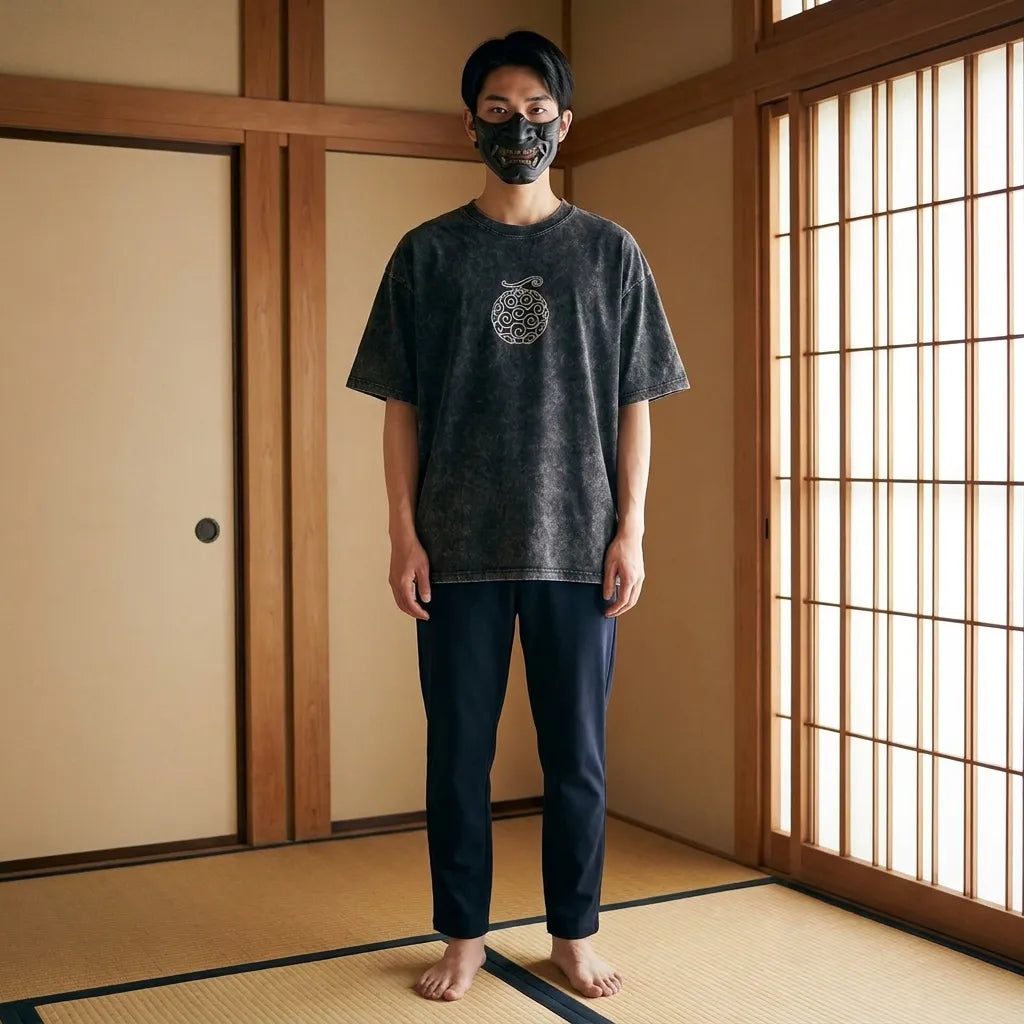 One Piece Devil Fruit Shirt als Streetwear-Look von vorne