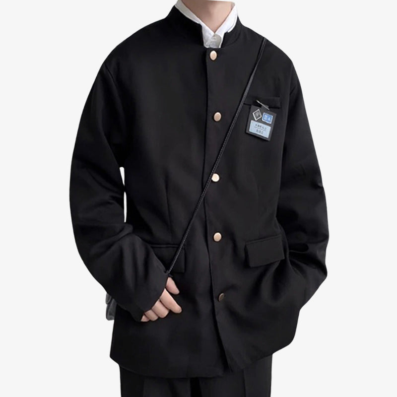 Gakuran Schuljacke mit goldfarbenen Knöpfen im Detail