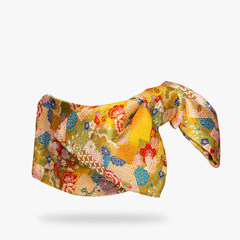 Gelber Obi-Gürtel mit floralen Stickereien für traditionellen Kimono