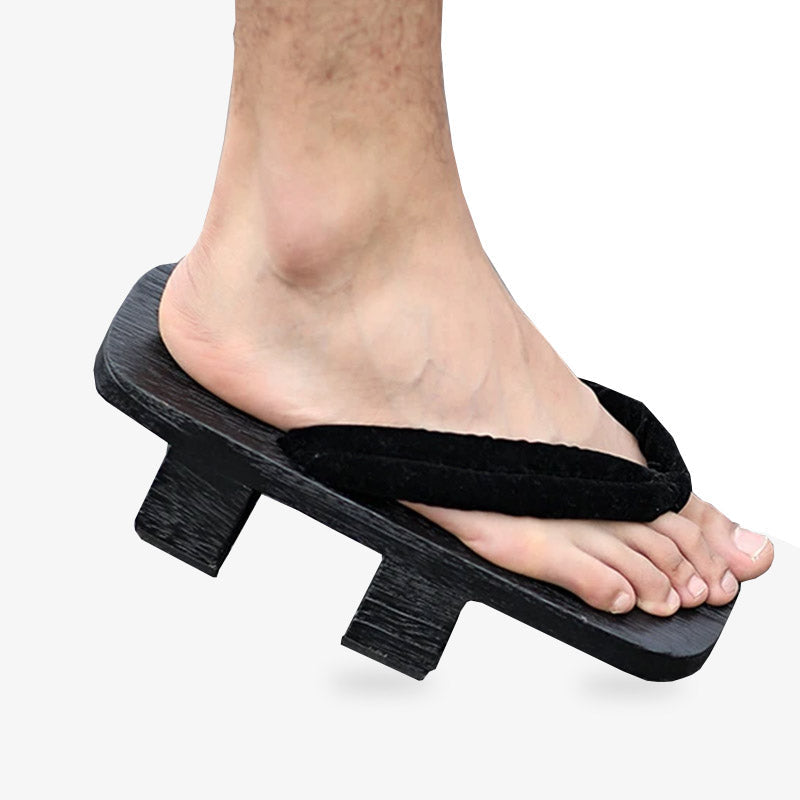 Traditionelle Japanische Sandalen in der Produktansicht
