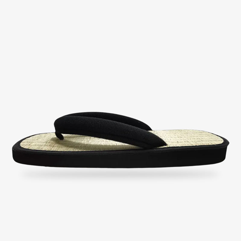 Geta Sandalen kombiniert mit modischem, zeitgemäßem Outfit
