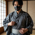Grauer Japanischer Kimono