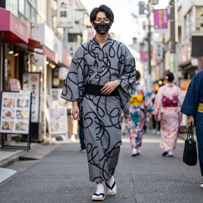 Detailansicht des grauen Herren-Kimonos mit japanischem Muster