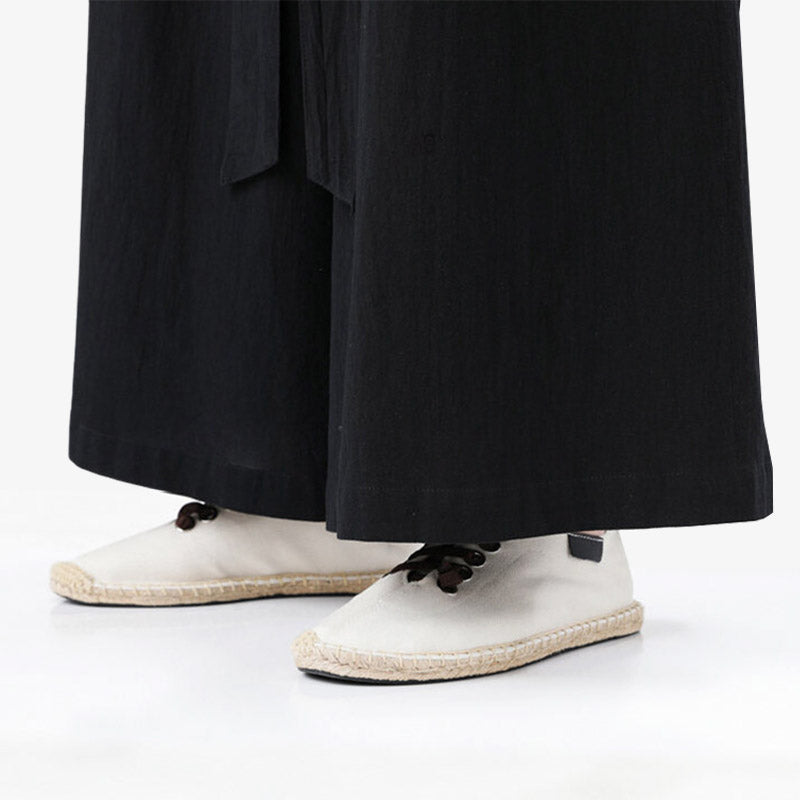 Schwarze traditionelle Hakama Hose für Herren und Damen im japanischen Stil