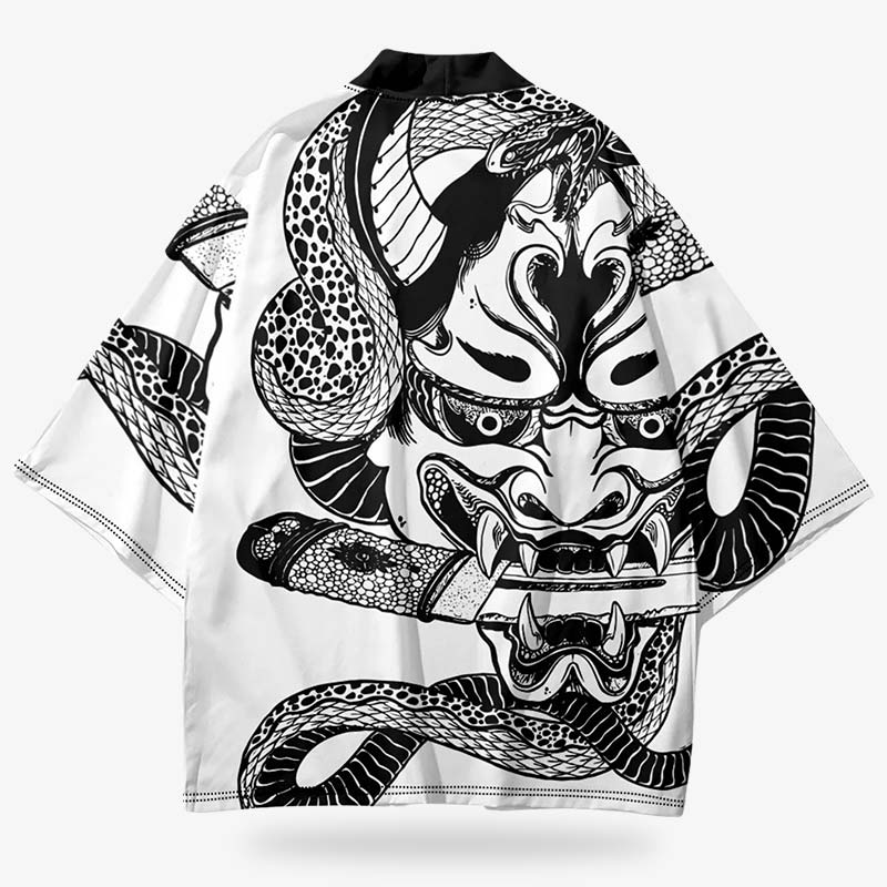 Hannya Kimono mit auffälligem Hannya Maskendesign und traditioneller japanischer Symbolik