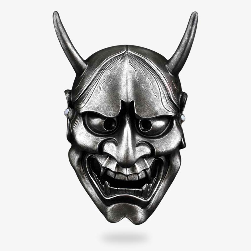 Hannya Maske aus Fiberglas mit Hörnern und Zähnen im Oni-Design
