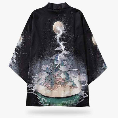 Schwarze Haori Kimono Jacke mit Drachen und Mond vor Nachthimmel
