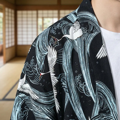 Nahaufnahme der Rückenstickerei der Haori Jacke im Kimono-Stil