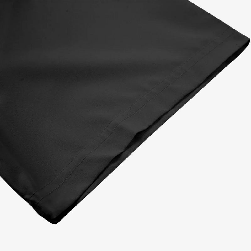 Nahaufnahme des Ärmelstoffs einer schwarzen Haori Kimono Jacke