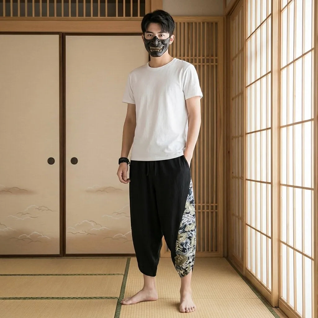 Japanisch inspirierte Haremshose in schwarz mit weitem Beinschnitt