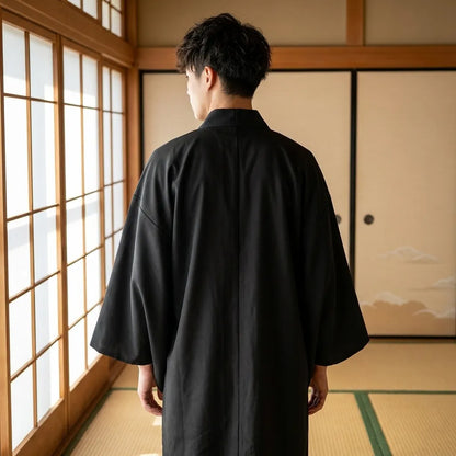 Herrenkimono im Streetwear-Look von hinten