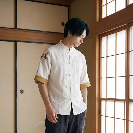 Japan T-Shirt mit Tsuru-Stickerei auf der Schulter in Weiß
