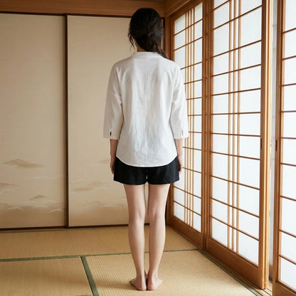 Rückansicht des weißen Japan T-Shirts aus Leinen im Zen-Stil
