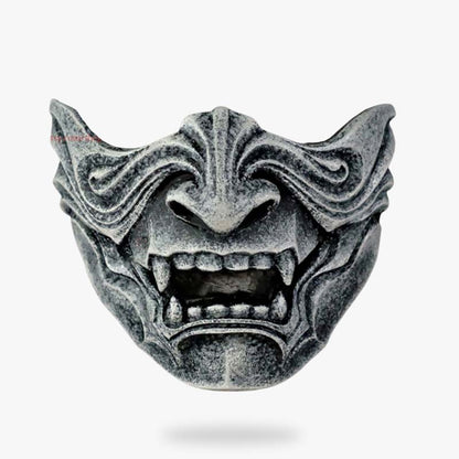 Japanische Drachenmaske als Accessoire für Samurai-Kostüm mit Reißzähnen