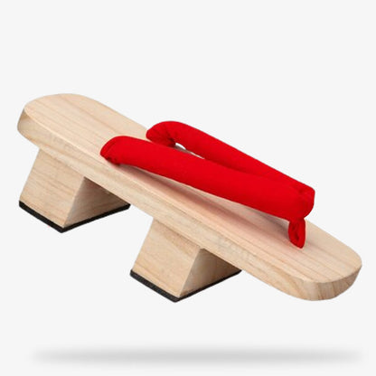 Traditionelle japanische Geta Sandalen mit Holzsohle, Gummigriff und Stoffriemen