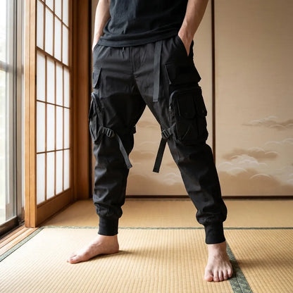Japanische Techwear Hose in Schwarz mit weitem Beinschnitt