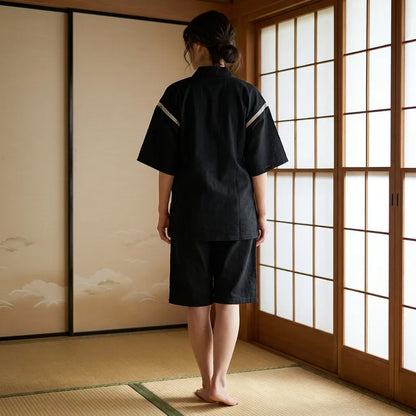 Detailansicht der Jinbei Shorts mit Kordelzug von hinten getragen