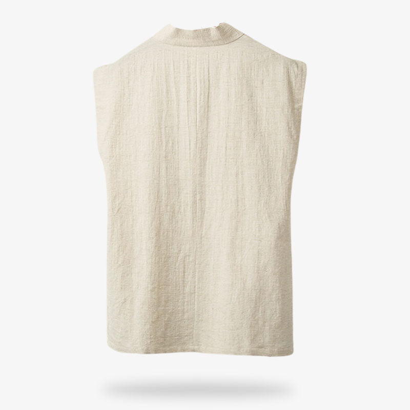 Mann trägt ärmelloses Jinbei T-Shirt aus Baumwoll-Leinen-Mix