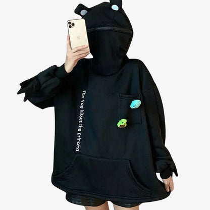 Schwarzer Kawaii Hoodie aus hochwertigem Stoff mit niedlichen Illustrationen im Streetwear-Stil