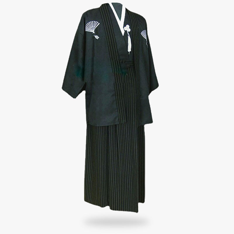 Traditioneller Herren-Kimono kombiniert mit Haori und Hakama im Samurai-Look