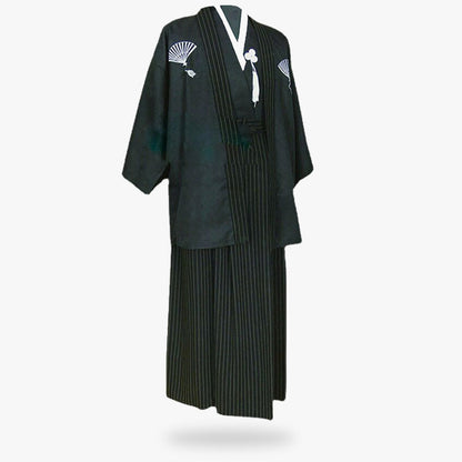 Traditioneller Herren-Kimono kombiniert mit Haori und Hakama im Samurai-Look