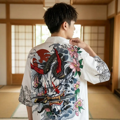 Nahaufnahme der Shorts vom Kimono Set mit japanisch inspiriertem Print