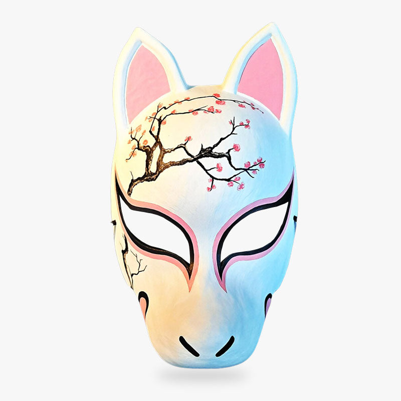 Traditionelle Kitsune Maske mit von einem Kunsthandwerker bemaltem Sakura Blütenmuster