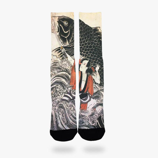 Paar Koi-Karpfen Socken mit Ukiyo-e Motiv Samurai gegen Karpfen