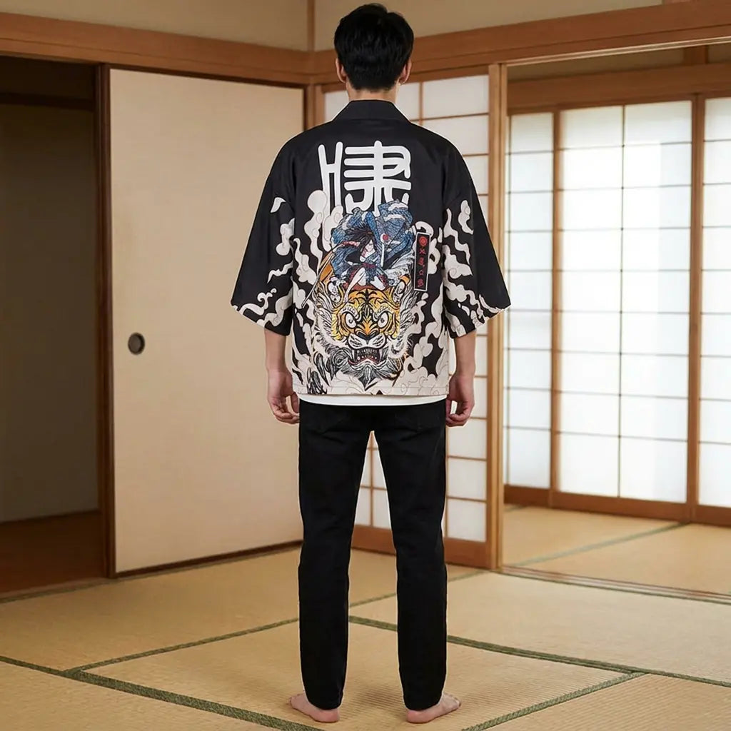Rückenansicht der Manga Kimono Haori Jacke mit vollständigem Rückenmotiv