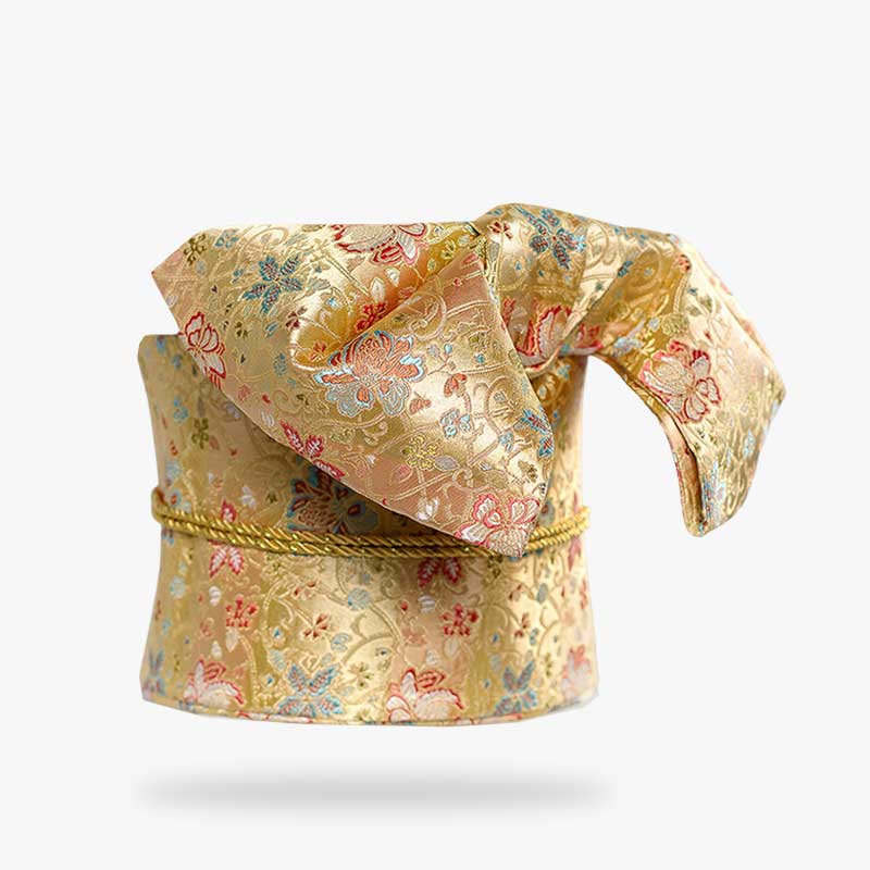 Obi Gürtel Japanisch mit goldenem Stoff und handgestickten Sakura-Blüten