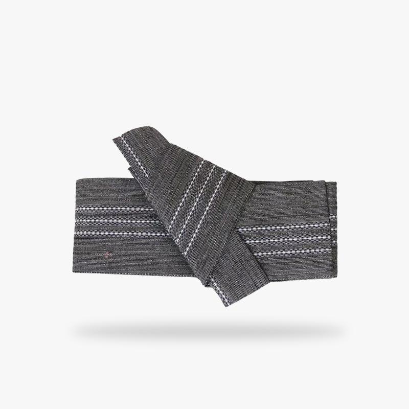 Vorgebundener Obi-Knoten am Samurai Obi Gürtel aus Baumwolle in Grau