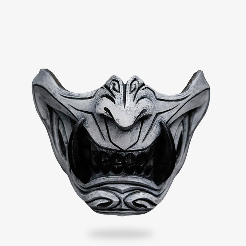 Oni Halbmaske aus Fiberglas, Detailansicht der Bemalung
