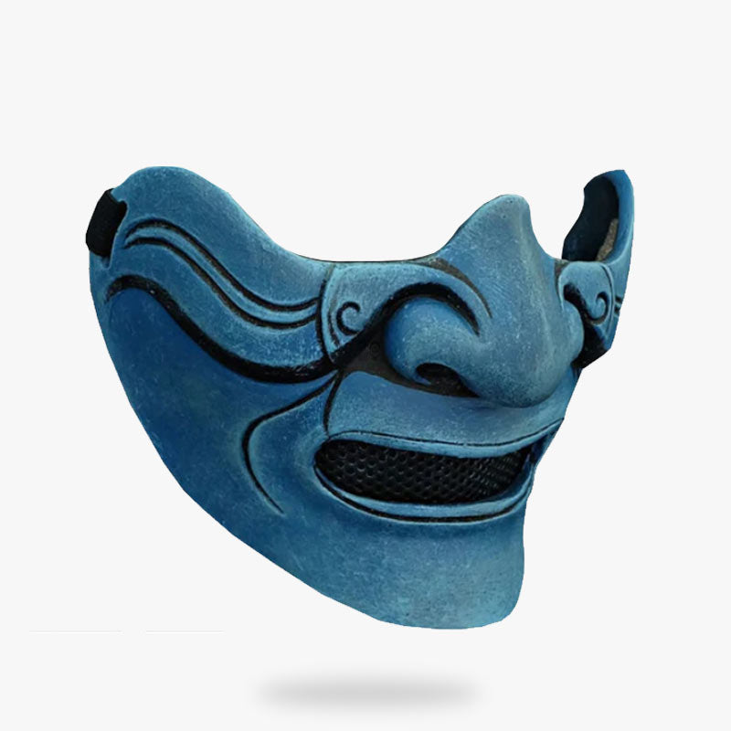 Blaue Oni Maske getragen als Teil eines japanischen Kostüms