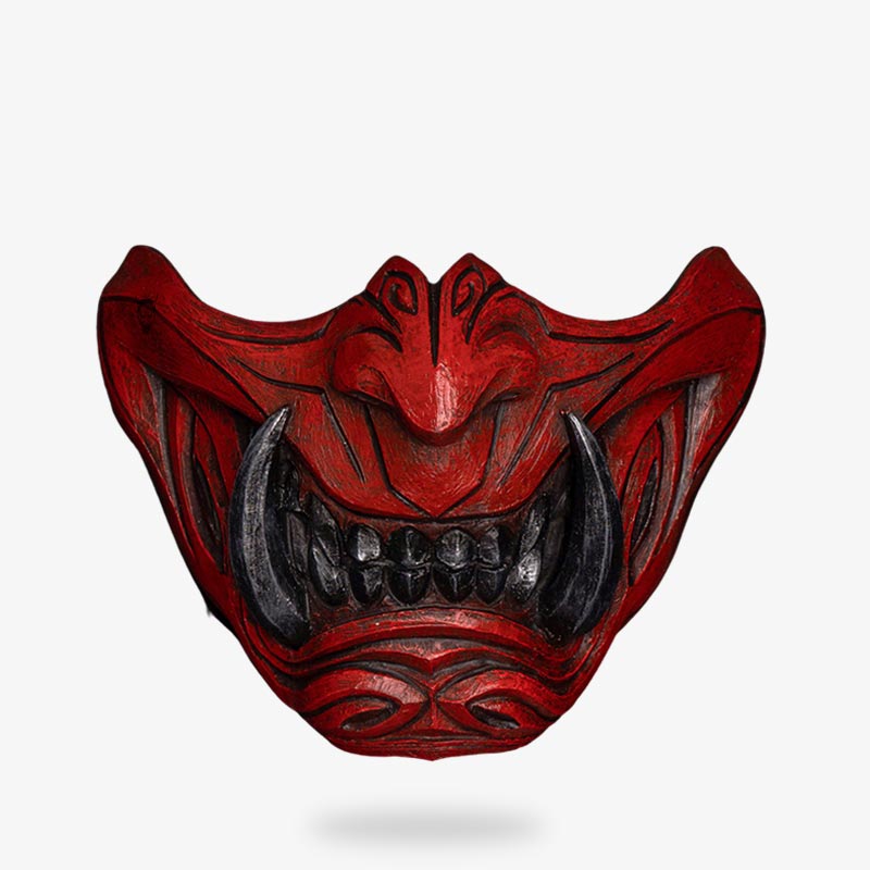 Detailansicht der von einem Kunsthandwerker gefertigten Oni Maske aus Fiberglas mit kräftigem Rot