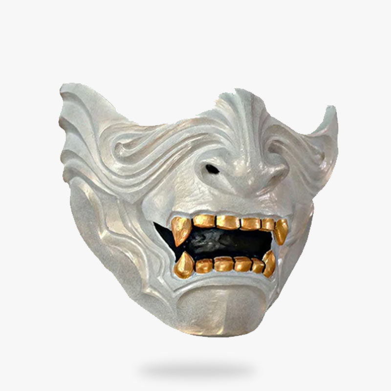 Weiße Oni Maske aus Fiberglas mit Zähnen und Reißzähnen