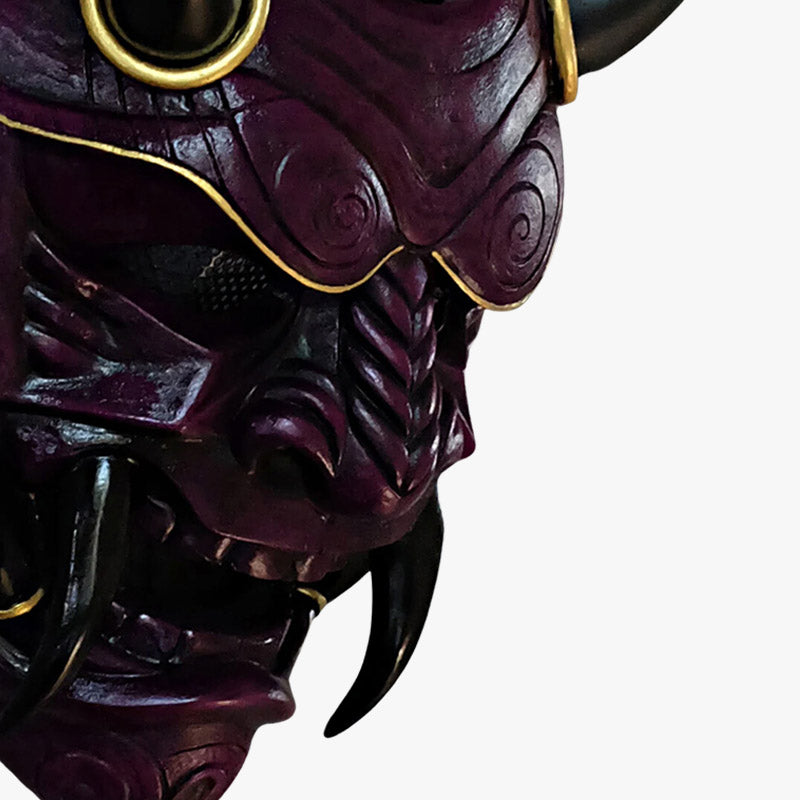 Diese Oni Ganzgesichtsmaske aus Fiberglas ist von einem Kunsthandwerker bemalt mit Hörnern und scharfen Zähnen