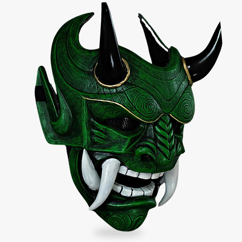 Von einem Kunsthandwerker bemalte Oni Maske aus Fiberglas mit Hörnern und scharfen Zähnen