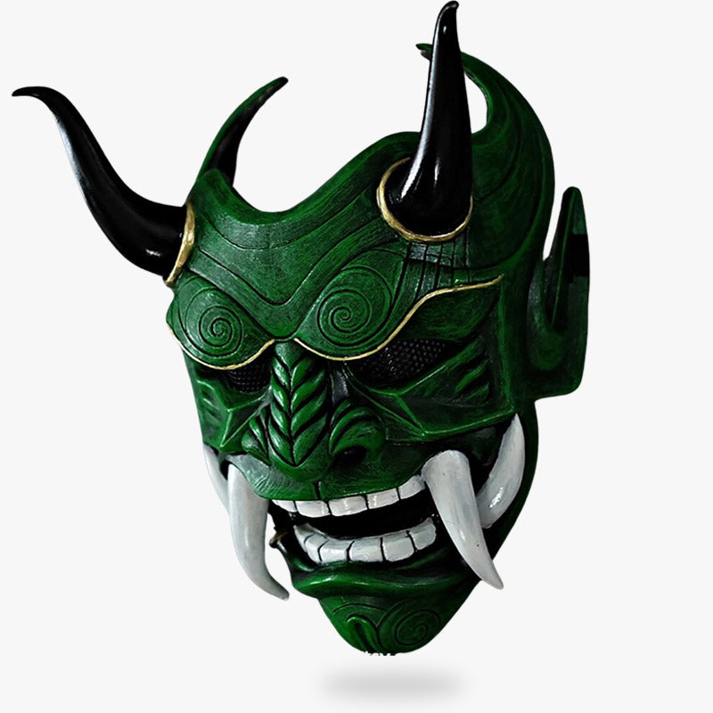 Oni Maske aus Fiberglas mit von einem Kunsthandwerker bemalten Details, Hörnern und Fangzähnen