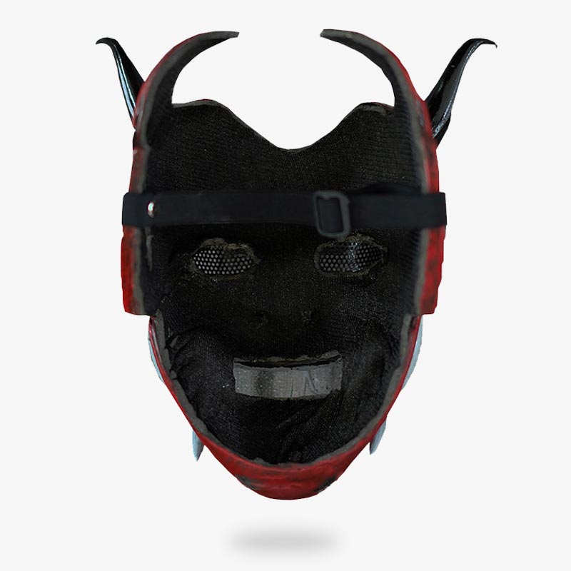 Von einem Kunsthandwerker gefertigte Oni-Maske aus Fiberglas mit weicher Schaumstoffpolsterung und verstellbarem Riemen