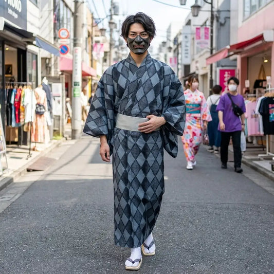 Nahaufnahme der weiten Ärmel des Rauten-Kimonos