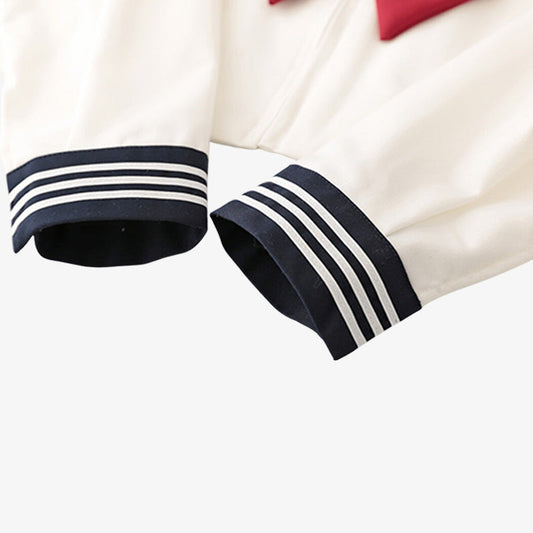 Weiße langärmlige Bluse im Sailor-Fuku-Stil für japanische Schuluniform