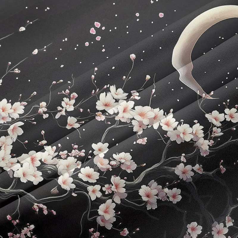 Schwarzer Stoff mit weißem Sakura Blüten Muster und Mondmotiv